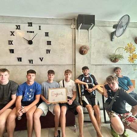 Doze Hostel Чиангмай Екстериор снимка