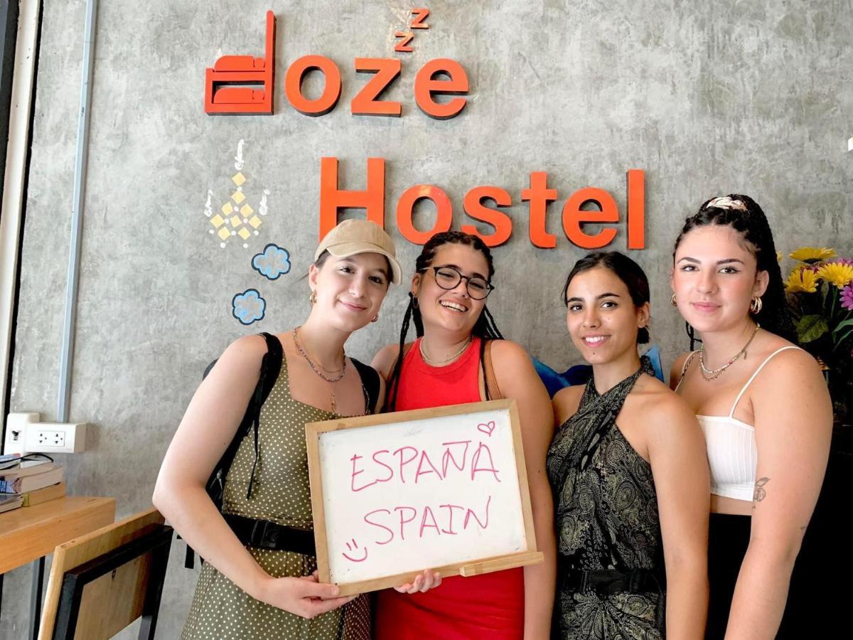 Doze Hostel Чиангмай Екстериор снимка