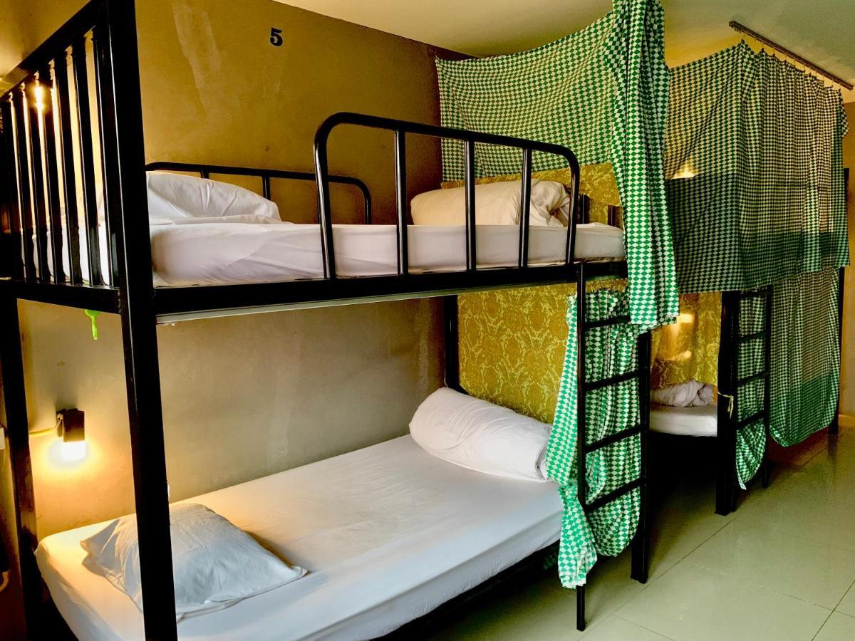 Doze Hostel Чиангмай Екстериор снимка
