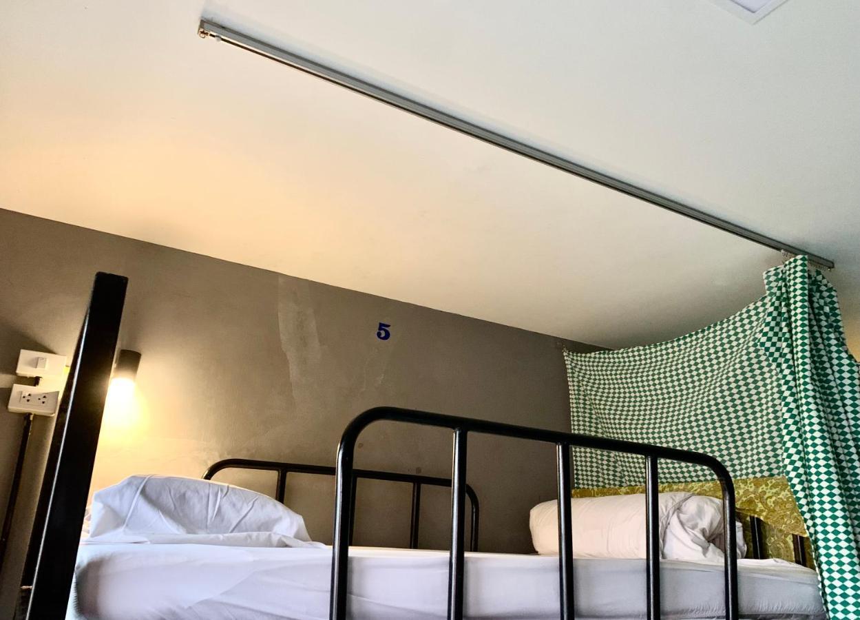 Doze Hostel Чиангмай Екстериор снимка