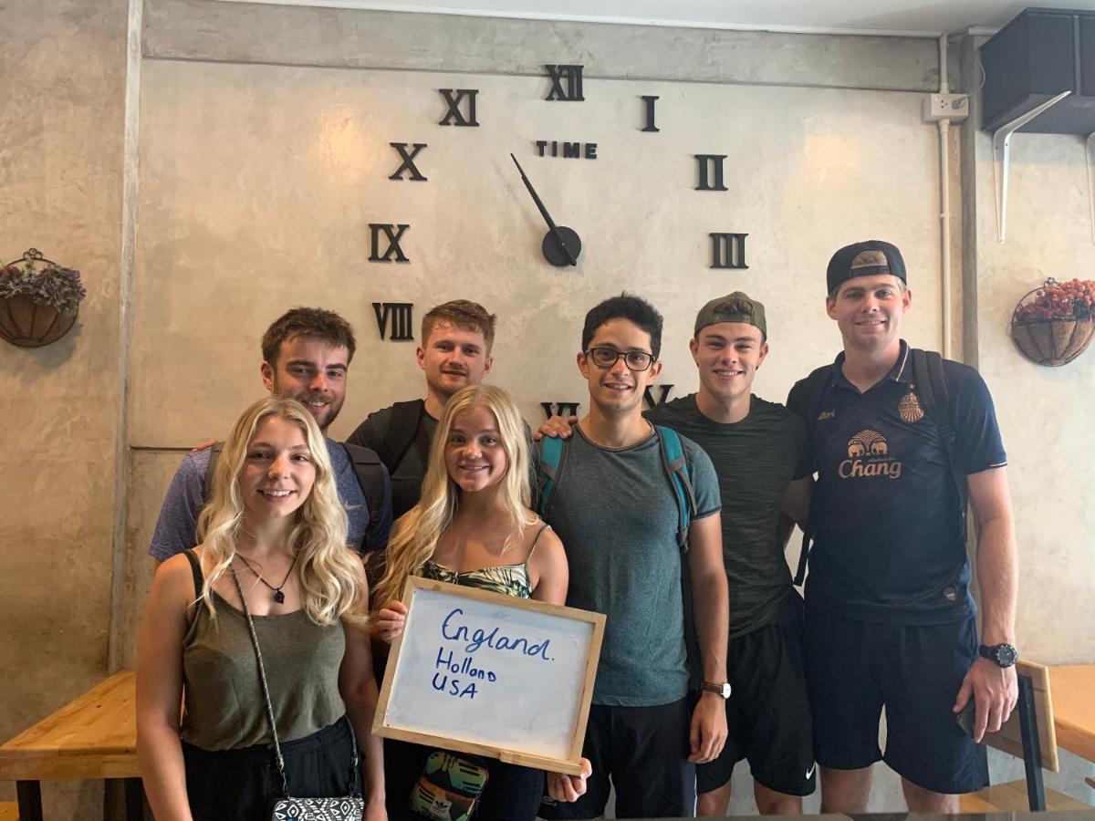 Doze Hostel Чиангмай Екстериор снимка
